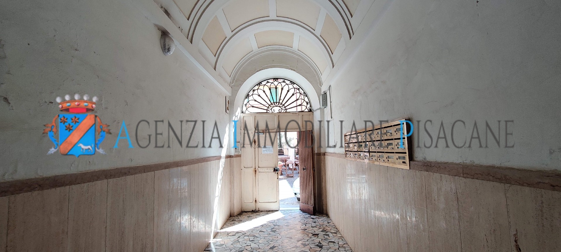 Dettagli androne d'ingresso - Agenzia Immobiliare & Architettura Pisacane